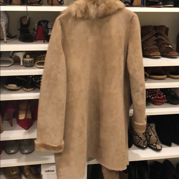 Gorgeous Ellie Tahari Shearling Coat - Picture 4 of 4